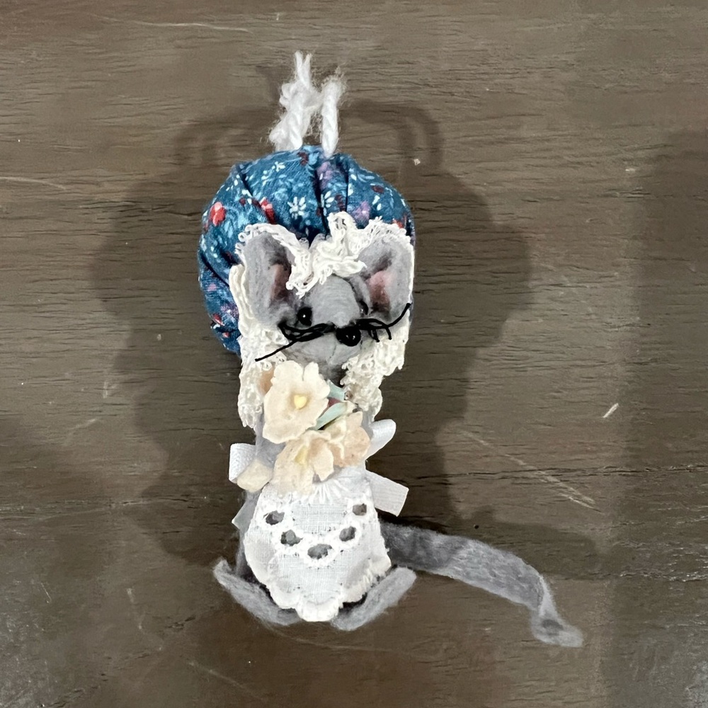 Vintage Handcrafted Felt Mouse Figurine Ornament